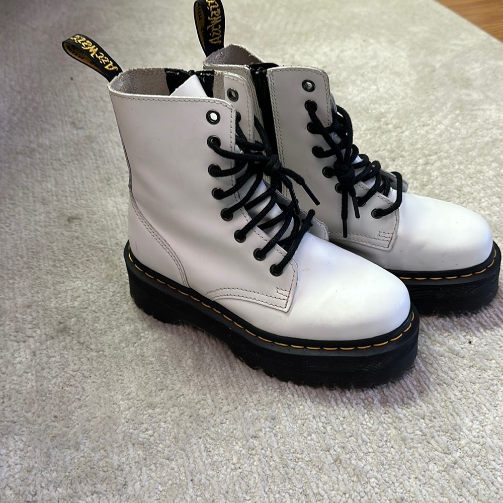 Women’s 6 Dr. Martens Jadon Platform White